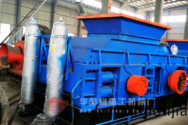 雙(shuang)齒(chi)輥(gun)破(po)碎機(ji)圖片(pian)