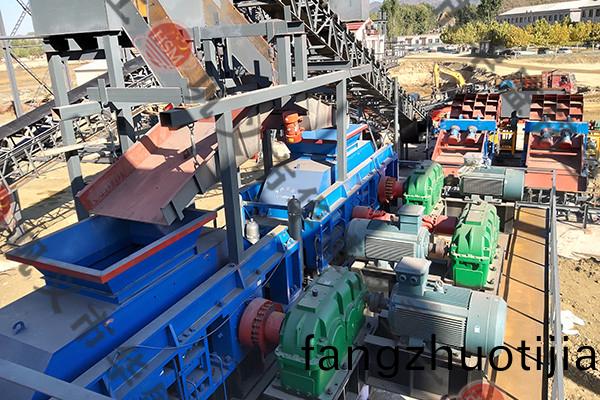 雙(shuang)齒(chi)輥破碎機(ji)圖(tu)片