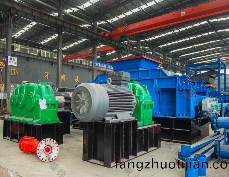 雙(shuang)齒(chi)輥式破(po)碎機