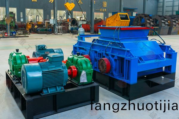 大型(xing)雙齒輥(gun)破(po)碎(sui)機(ji),雙齒(chi)輥破(po)碎(sui)機(ji)價(jia)格