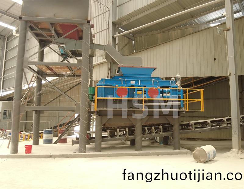 對(dui)輥破碎機(ji)破石英石試(shi)機現(xian)場