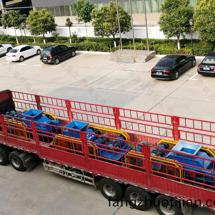 小型雙(shuang)齒(chi)輥破(po)碎機(ji)廠傢價(jia)格(ge)